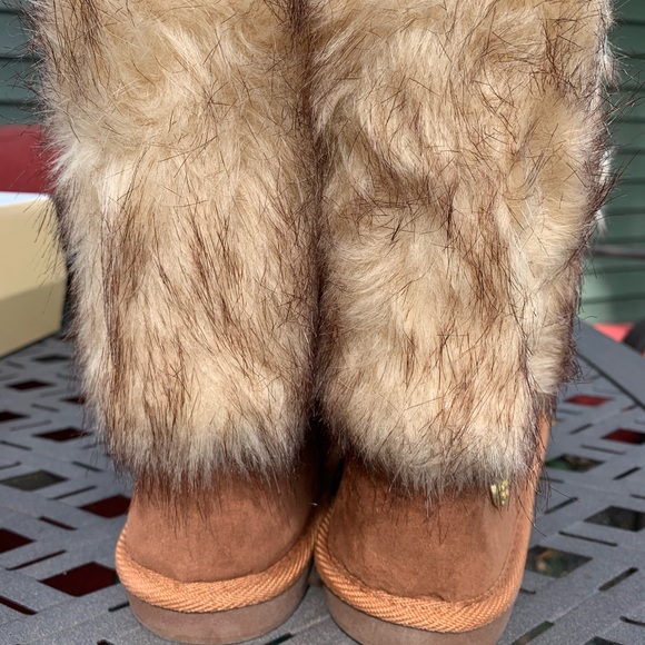 Michael Kors ALYONA Kids Boot - Picture 3 of 6